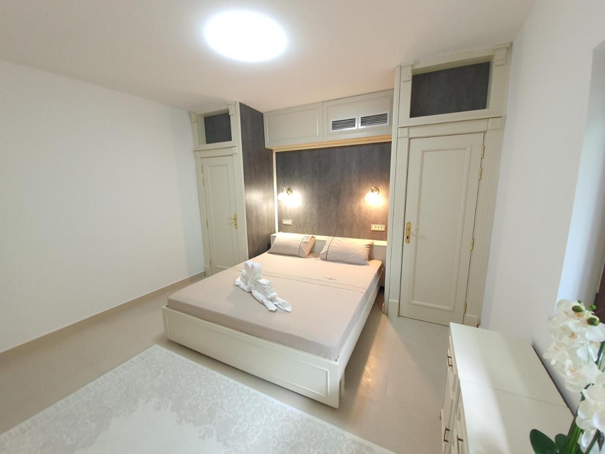 Clive Apartments 코토르 외부 사진